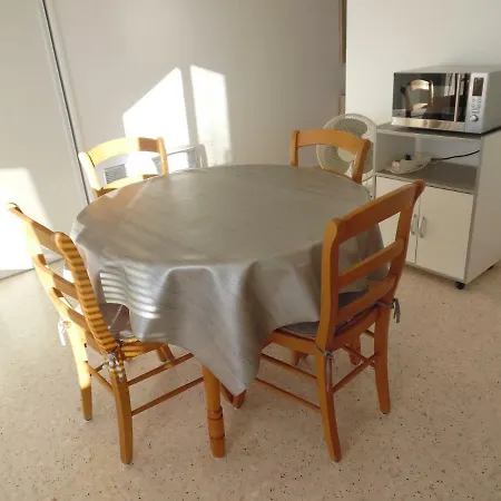Apartment Immeuble Les Embruns Hyeres